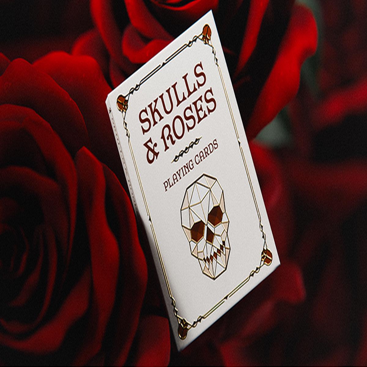 Skulls & Roses Playing Cards (Gilded Edition)