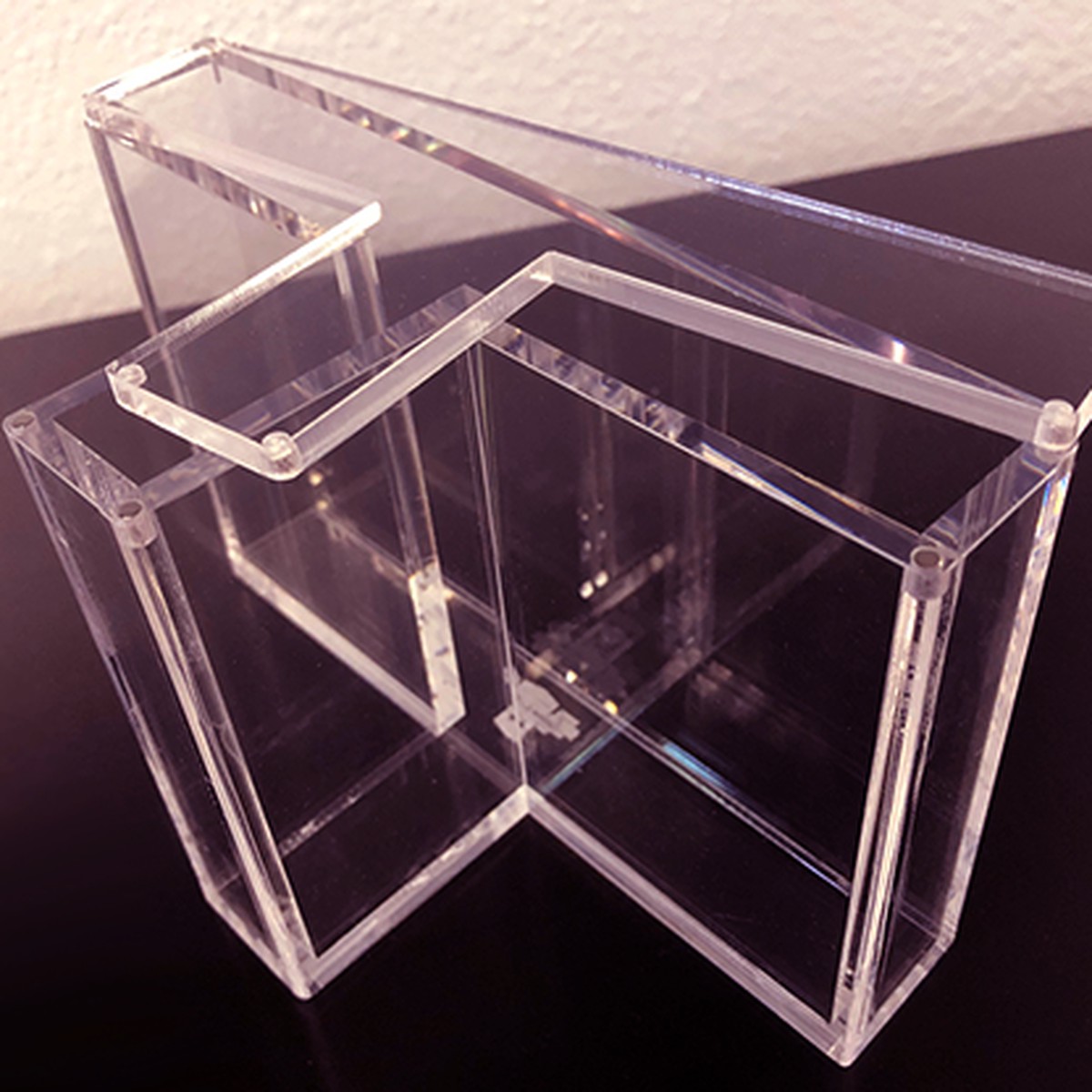 [CLEARANCE] 3-Deck T-Shaped Carat Case